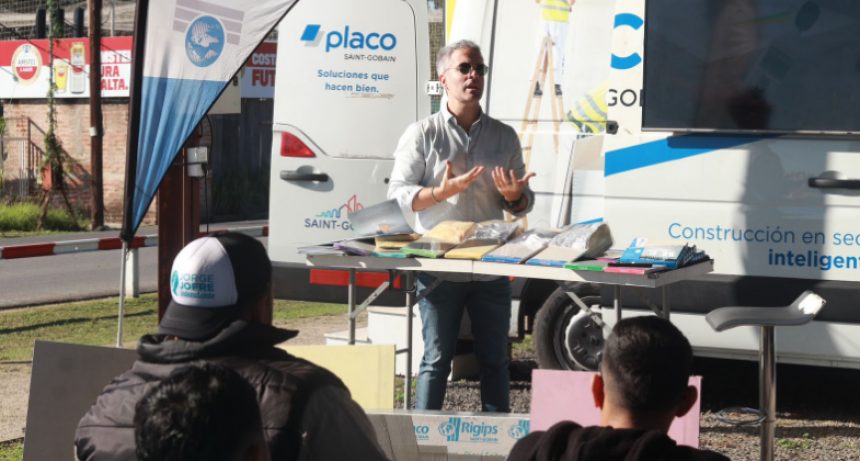 El Municipio organizó una capacitación sobre construcción en seco en el Paseo Ferroviario