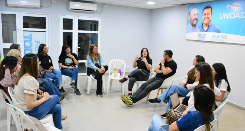 Ramiro se reunió con jóvenes y mujeres de la ciudad