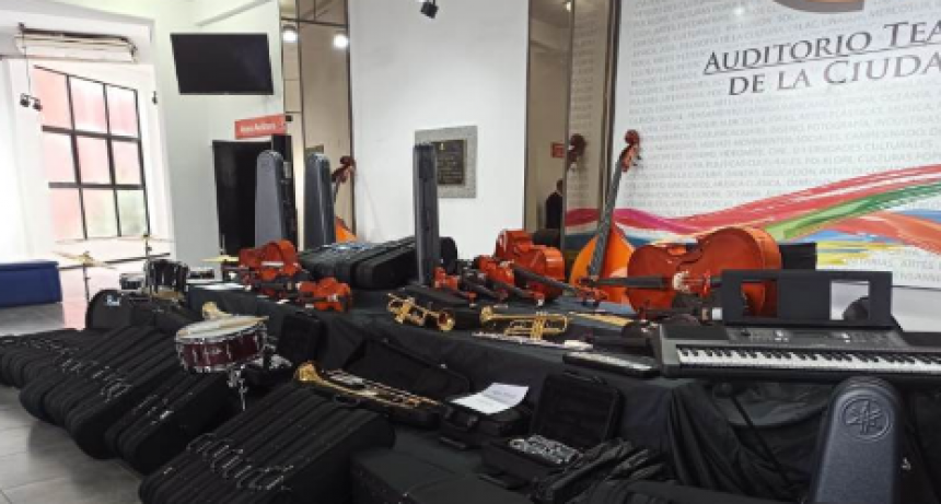 Lanzaron el Programa de Medios Escolares y entregaron más de 200 instrumentos para orquestas y coros infantojuveniles