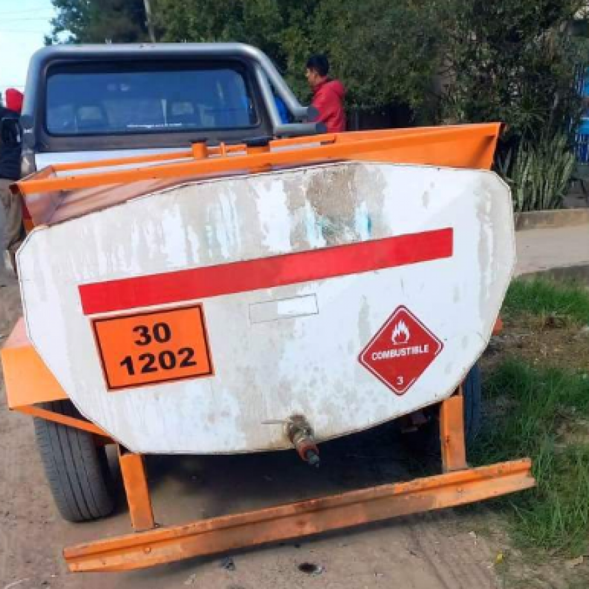Secuestran una cisterna con 1.500 litros de combustible transportado en forma irregular