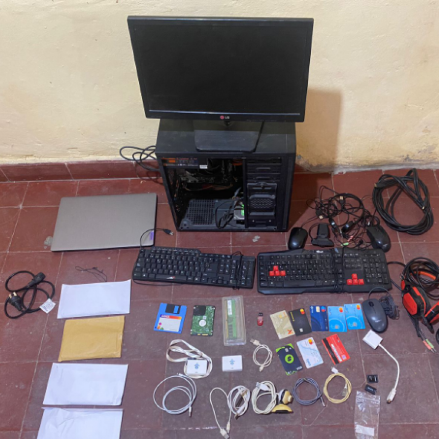 La Policía secuestró equipos informáticos que interesan en una causa judicial de Buenos Aires