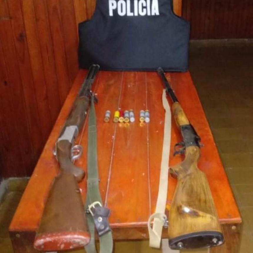 Dos hombres armados con escopetas fueron detenidos
