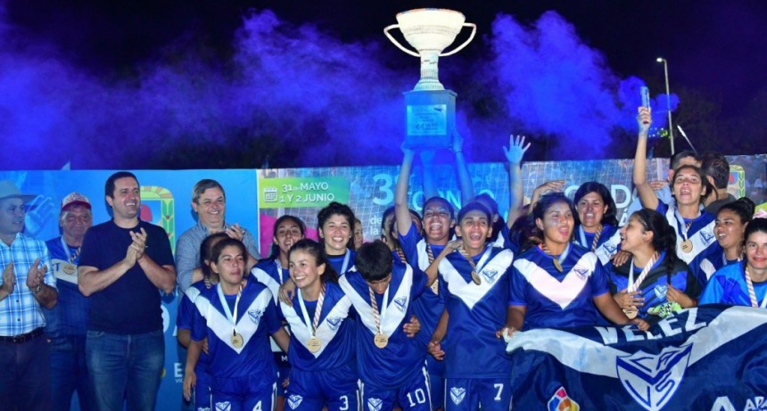 Vélez de Ibarreta se consagró campeón de la tercera edición del Torneo de la Amistad