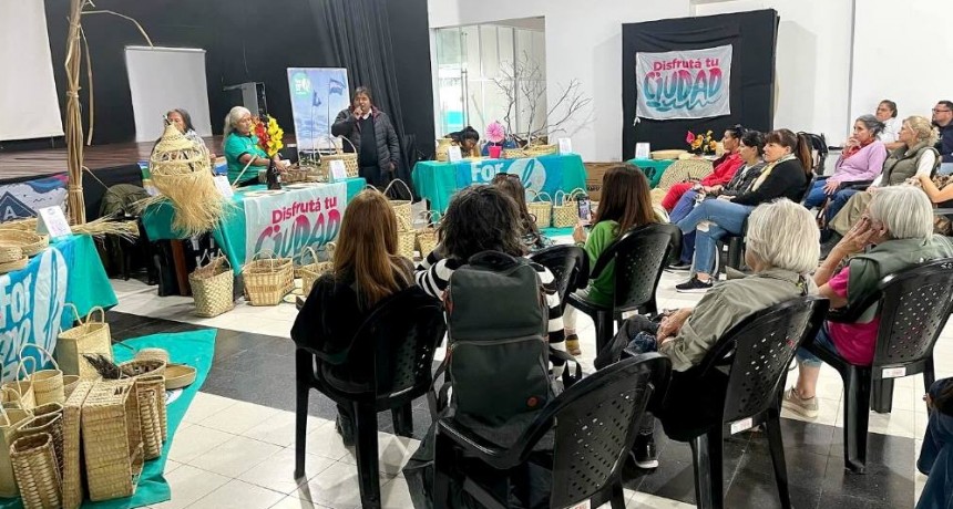 El municipio abrió sus puertas a emprendedoras interesadas en artesanías de etnias locales
