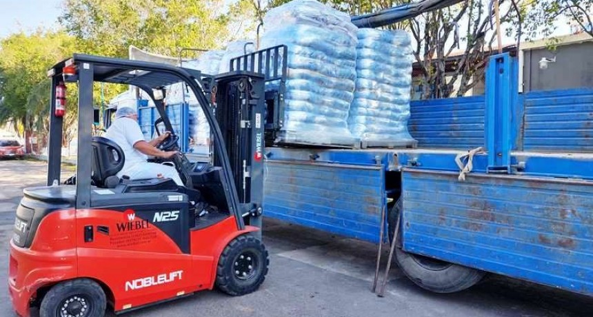 Nutrifor empezó con la distribución de más de 13 mil kilos de productos para las escuelas del interior