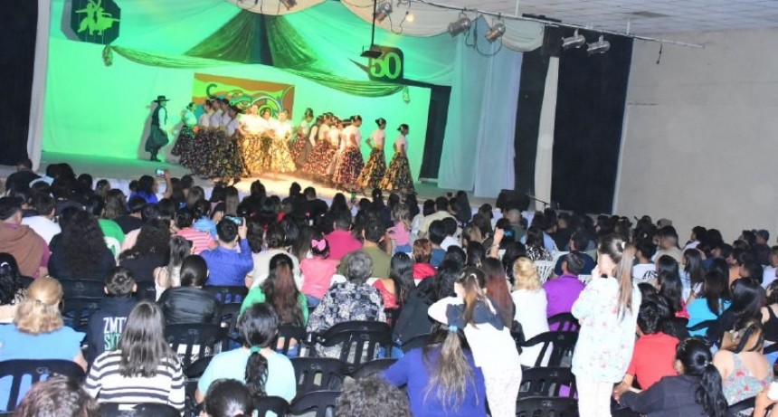 El Centro Polivalente de Arte brindó homenaje a docentes pioneros