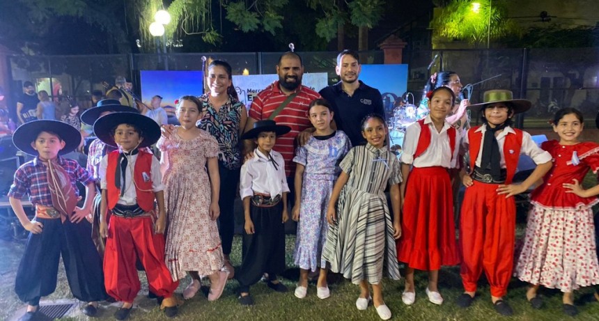 El Ministerio de Turismo apoyó la feria del Mercado Comunitario de Emprendedores