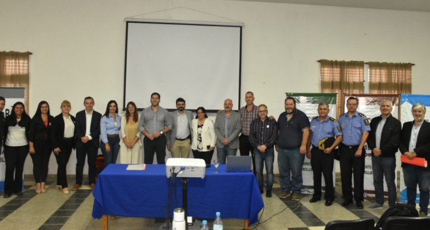 El ministerio de Producción y la UPLaB firmaron un convenio de colaboración y asistencia recíproca
