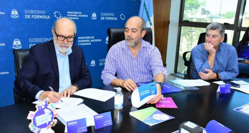 Firma de acuerdos de precios entre Soberanía Alimentaria Formoseña, Banco Formosa y comercios locales