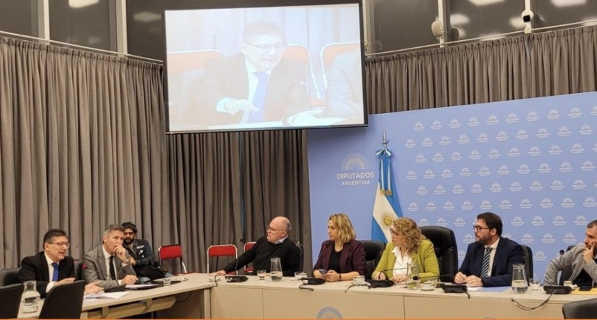 Reunión de trabajo entre Defensores del Pueblo y la Comisión de Defensa del Consumidor, Usuarios y de la Competencia