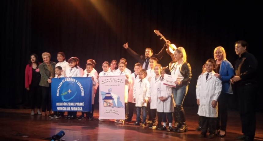 Homenajearon a Chiquita Milanese con un encuentro coral en el Teatro de la Ciudad
