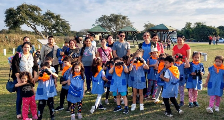 Campamento ecológico con avistaje de aves en la reserva de Laguna Oca