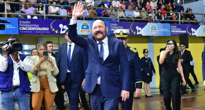 El gobernador Insfrán encabezó los actos por el Día de la Bandera