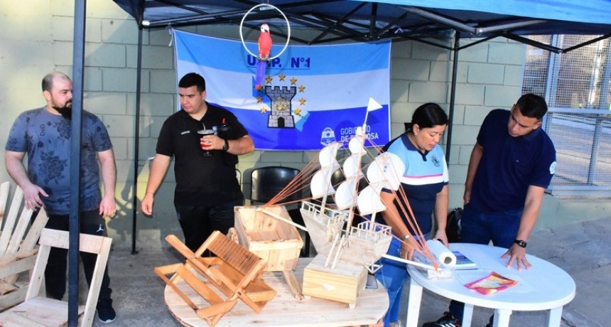 Internos de Unidades Penitenciarias provinciales expusieron sus trabajos una feria de talleres artesanales