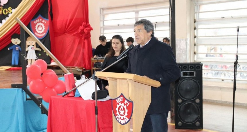 Ministro de Educación asistió al acto conmemorativo por el 84° aniversario de la EPET N° 1