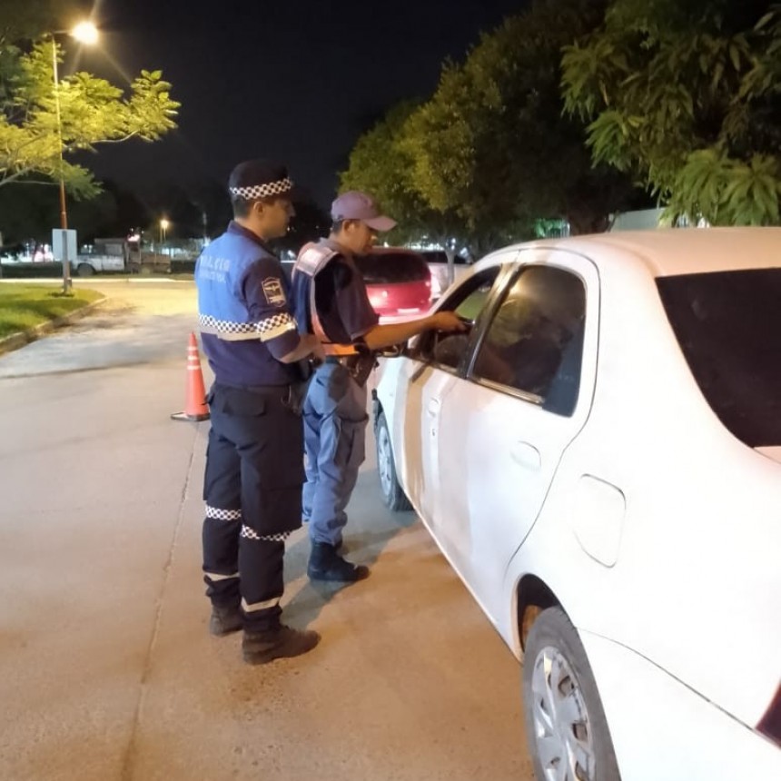 Agredieron y embistieron a un policía en un control vehicular