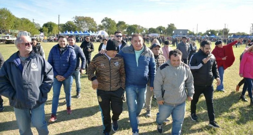 El intendente Jofré visitó a vecinos del Simón Bolívar durante el operativo integral “La Muni en tu Barrio”