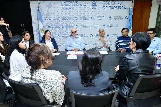 Línea crediticia del CFI: Economía mantuvo reunión informativa con mujeres empresarias