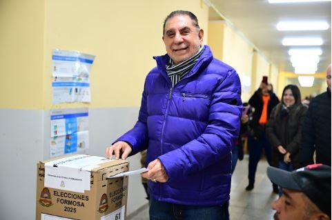 Jofré emitió su voto en la EPEP N° 31 de nuestra ciudad