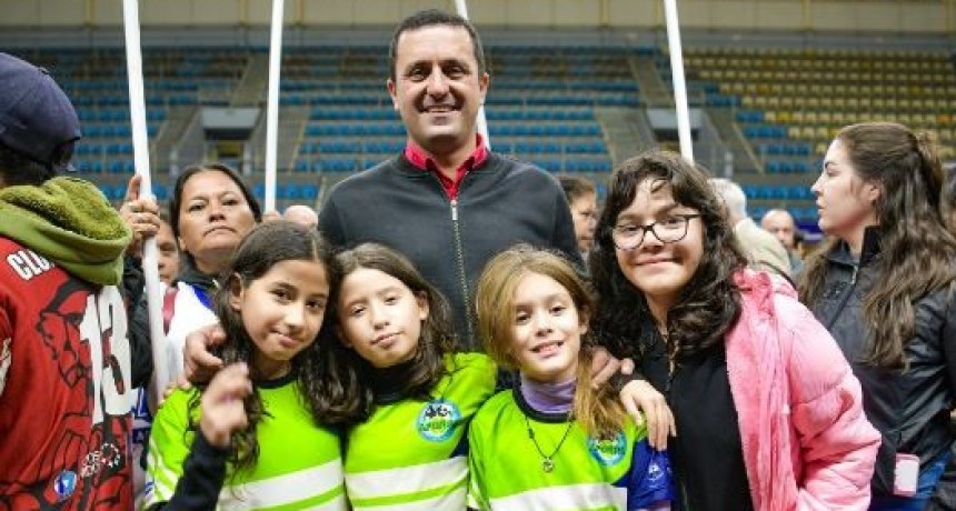 A contramano de la Nación, Formosa “planta bandera con el deporte, la salud y la educación”