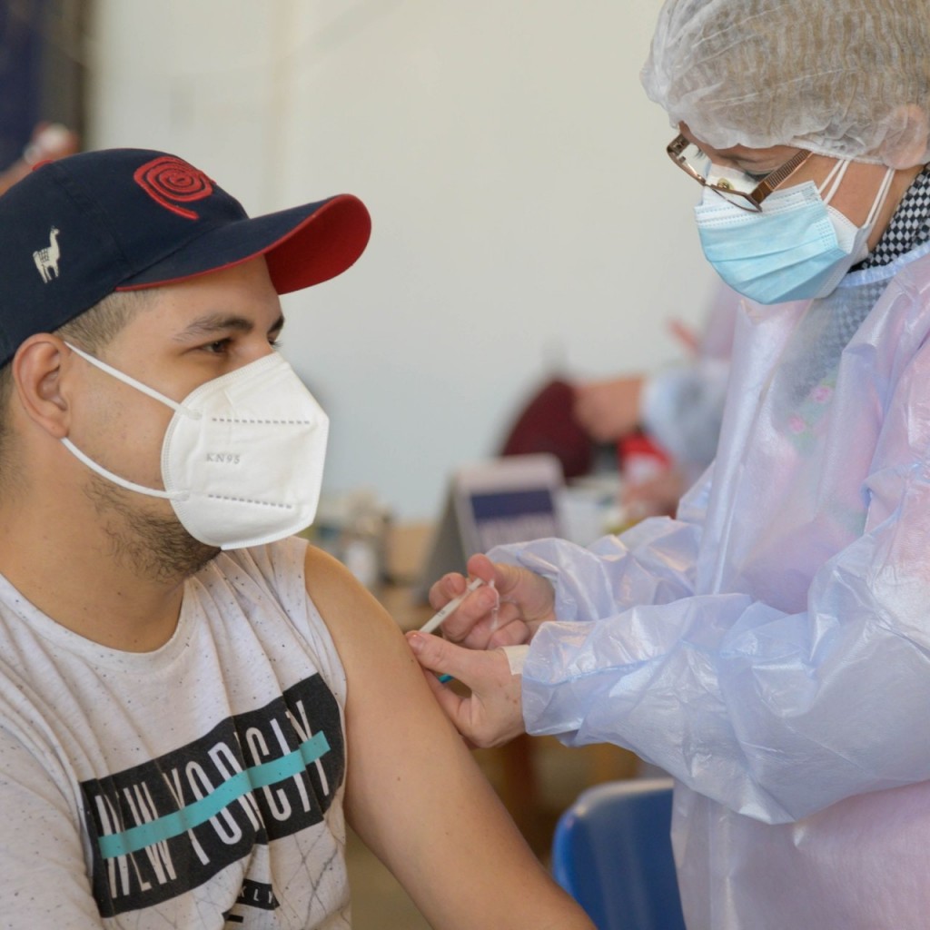 Bibolini aseguró que no hay un plazo de caducidad para la primera dosis de la vacuna contra el coronavirus