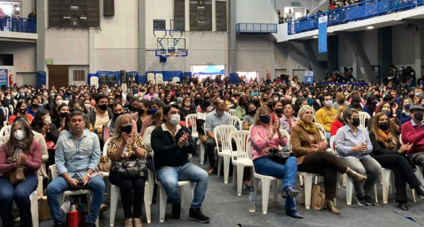 El Estadio Centenario fue sede del tercer encuentro del Seminario del Modelo Formoseño
