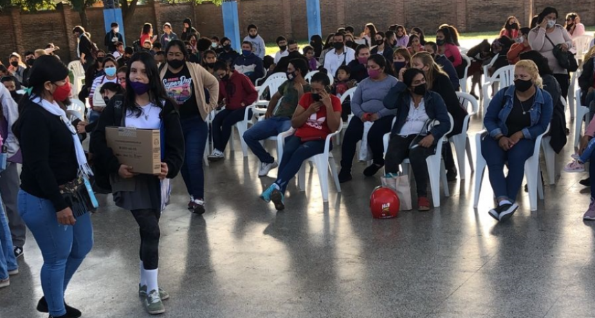 Entrega de netbooks a estudiantes secundarios: “Se enriquece el proceso de enseñanza-aprendizaje”