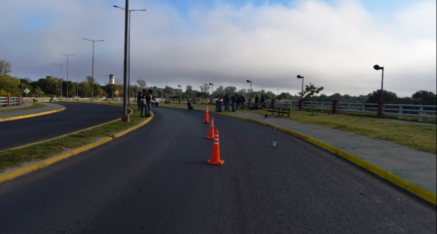 Un joven de 21 años falleció al caer de su motocicleta en la avenida Ribereña