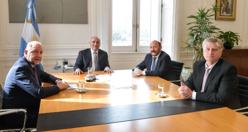 Insfrán mantuvo una reunión con Juan Manzur