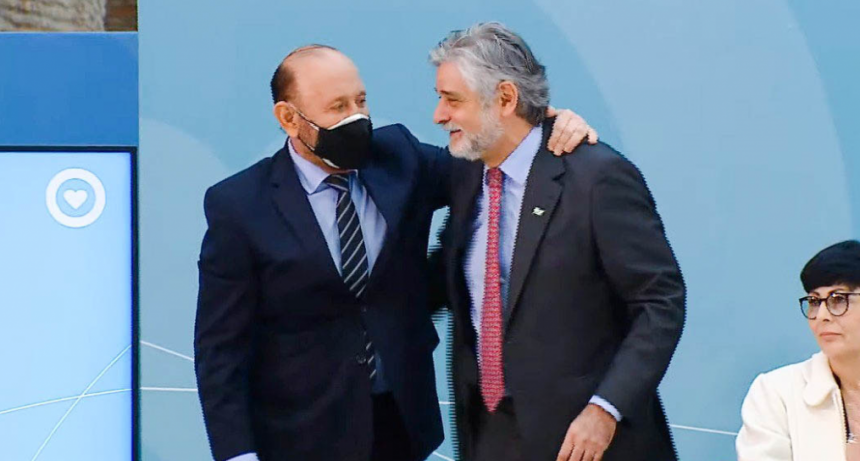 El gobernador Insfrán firmó acuerdos por el programa Equipar Ciencia