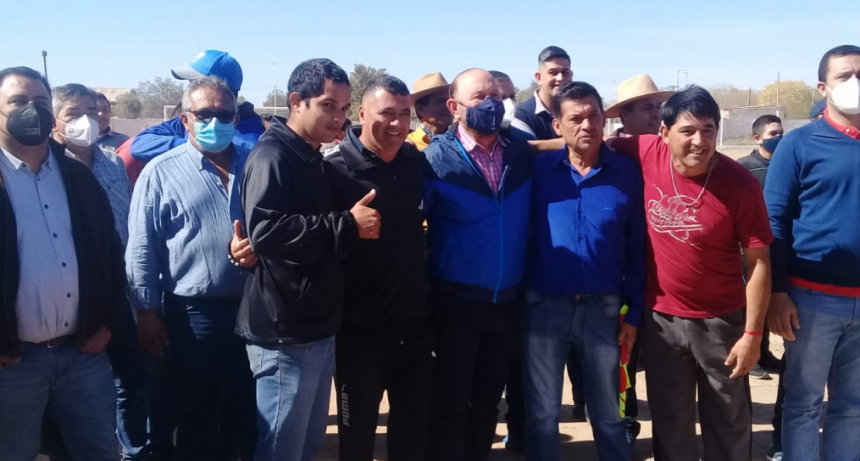 Gildo Insfrán dio el puntapié inicial del torneo de la Amistad en Ingeniero Juárez