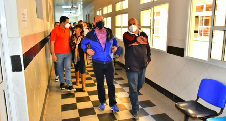 Insfrán recorrió el hospital distrital “Eva Perón” de Ingeniero Juárez