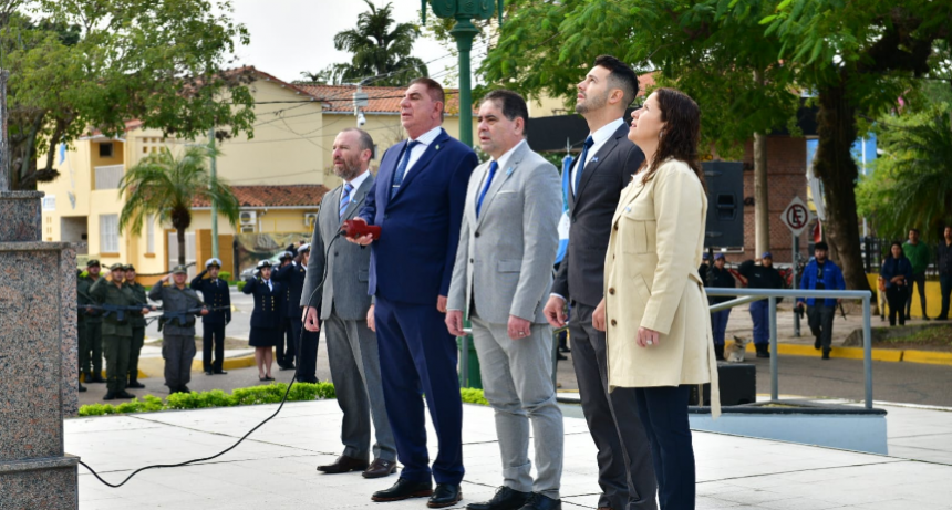El intendente Jofré encabezó el acto por el Día de la Independencia en la ciudad