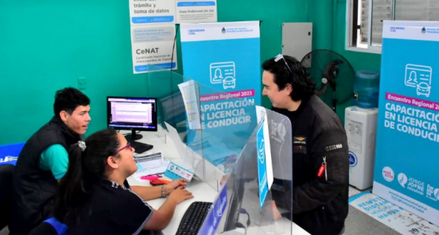 Informan que las licencias de conducir se tramitan de manera normal, en los turnos mañana y tarde