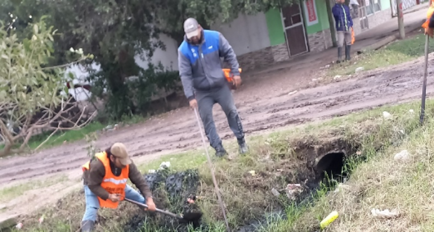 Continúa la intervención municipal para la mejora de desagües pluviales