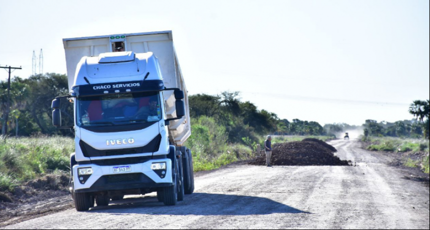 Se ejecutan trabajos en el camino vecinal de acceso a Potrero de los Caballos