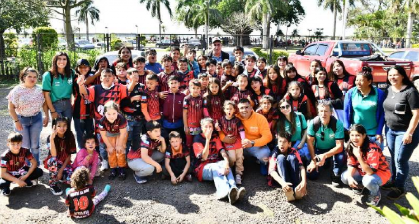 El intendente Jofré recibió a integrantes del club “Amigos del Porve”