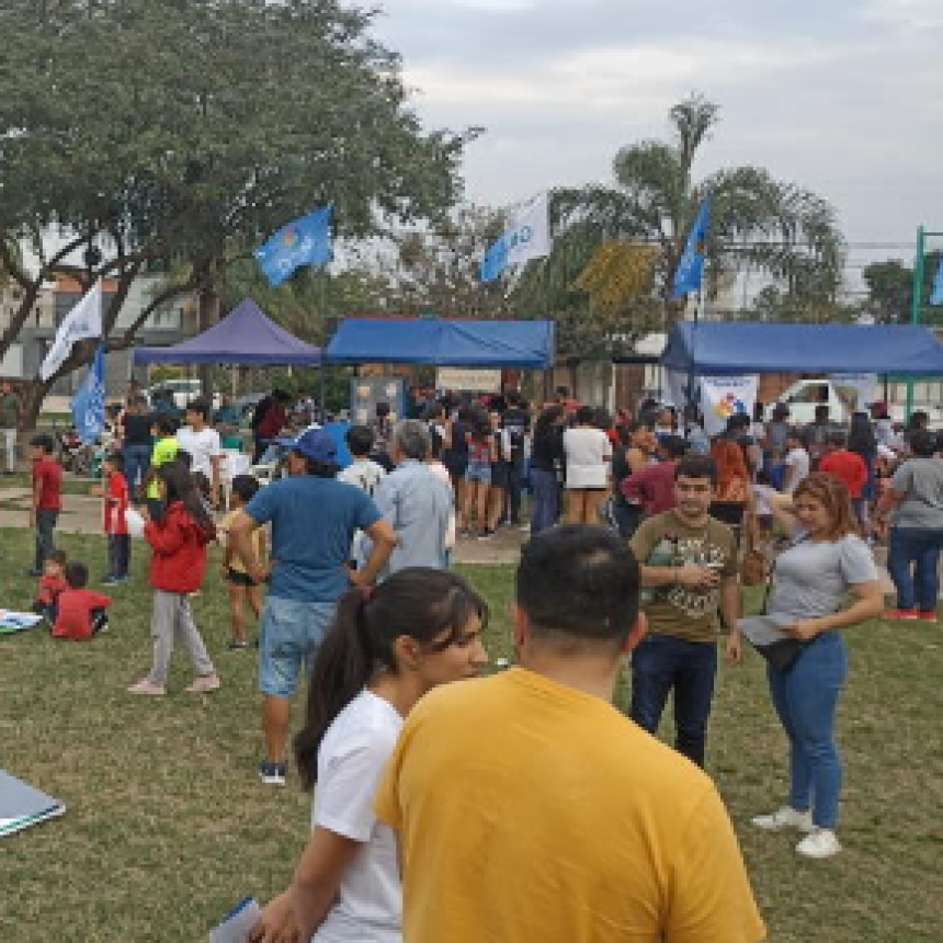 Militantes de Unión por la Patria acercaron servicios gratuitos a vecinos del barrio Virgen del Rosario