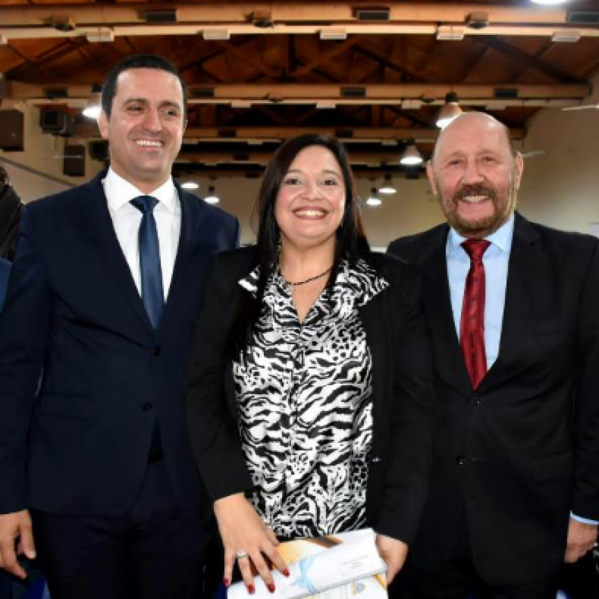 Yéssica Palacios recibió su diploma como intendenta electa de Pirané