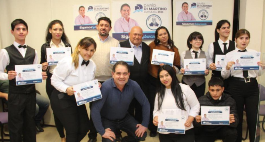 ENTREGA DE DIPLOMAS | CAPACITACIÓN DE MOZAS Y MOZOS