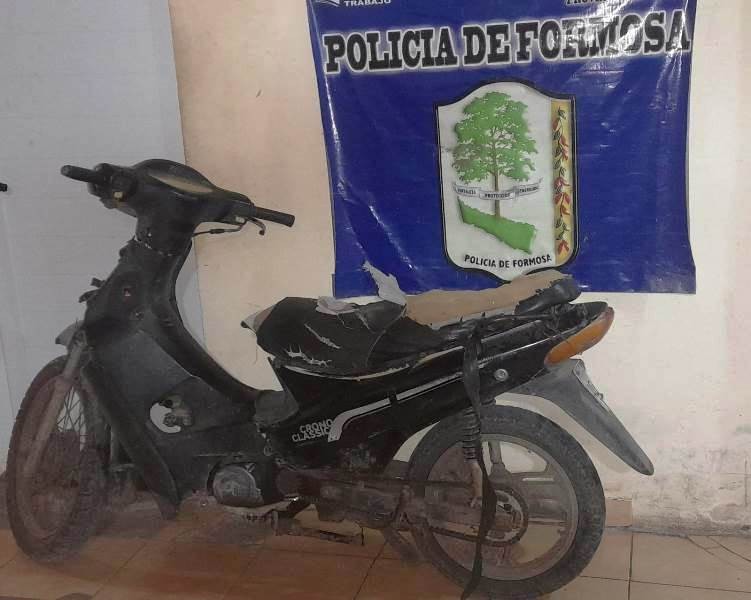 La Policía recuperó una motocicleta robada y detuvo a los presuntos autores