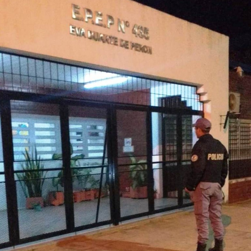 La Policía brinda servicio de seguridad en establecimientos educativos de la provincia