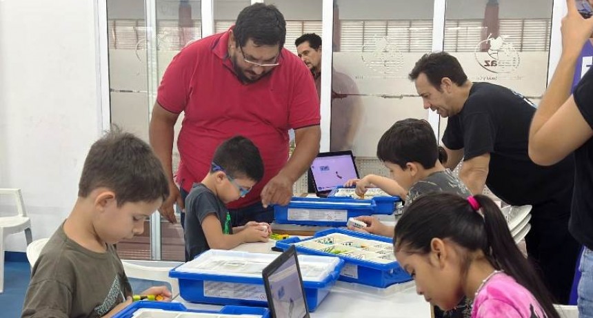 Clubes Digitales se encuentran entrenando para competencias nacionales