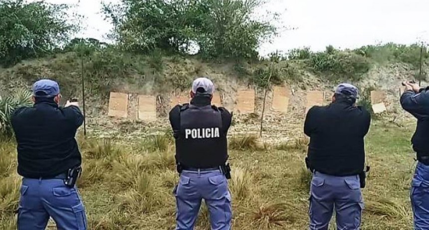 Alrededor de 250 efectivos de la Unidad Regional Uno y sus delegaciones participaron de una práctica de tiro
