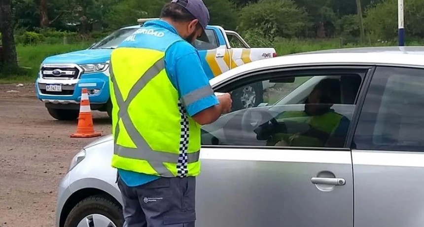 Los vehículos particulares que realizan transporte de pasajeros deben estar habilitados