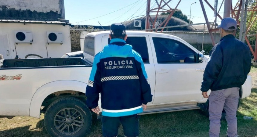 La Policía secuestró una camioneta con documentaciones falsas