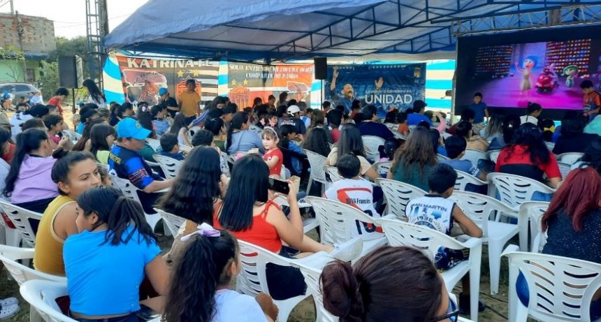 Se proyectó la película Intensamente 2 con las instalaciones del club Katrina colmadas