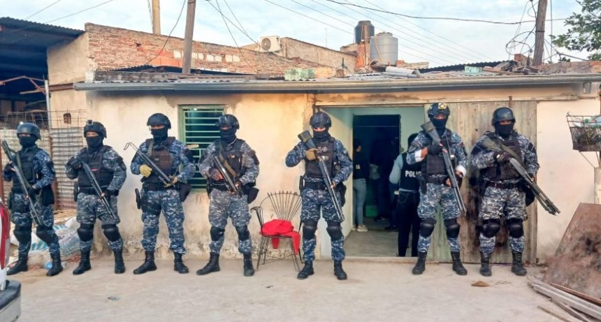 La Policía detuvo a una pareja y anuló un centro de distribución de drogas en el barrio Virgen de Lourdes