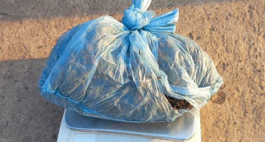 La Policía detuvo de tres sujetos con marihuana