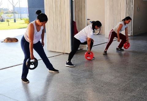En las vacaciones de invierno, siguen las clases de funcional en el Parque Acuático